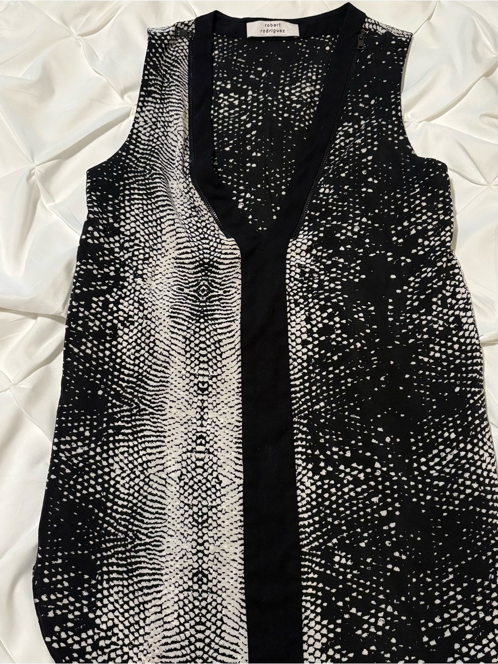 Robert Rodriguez Women’s Silk Snake Print V-Neck Sleeveless Zip Tank, Size Small